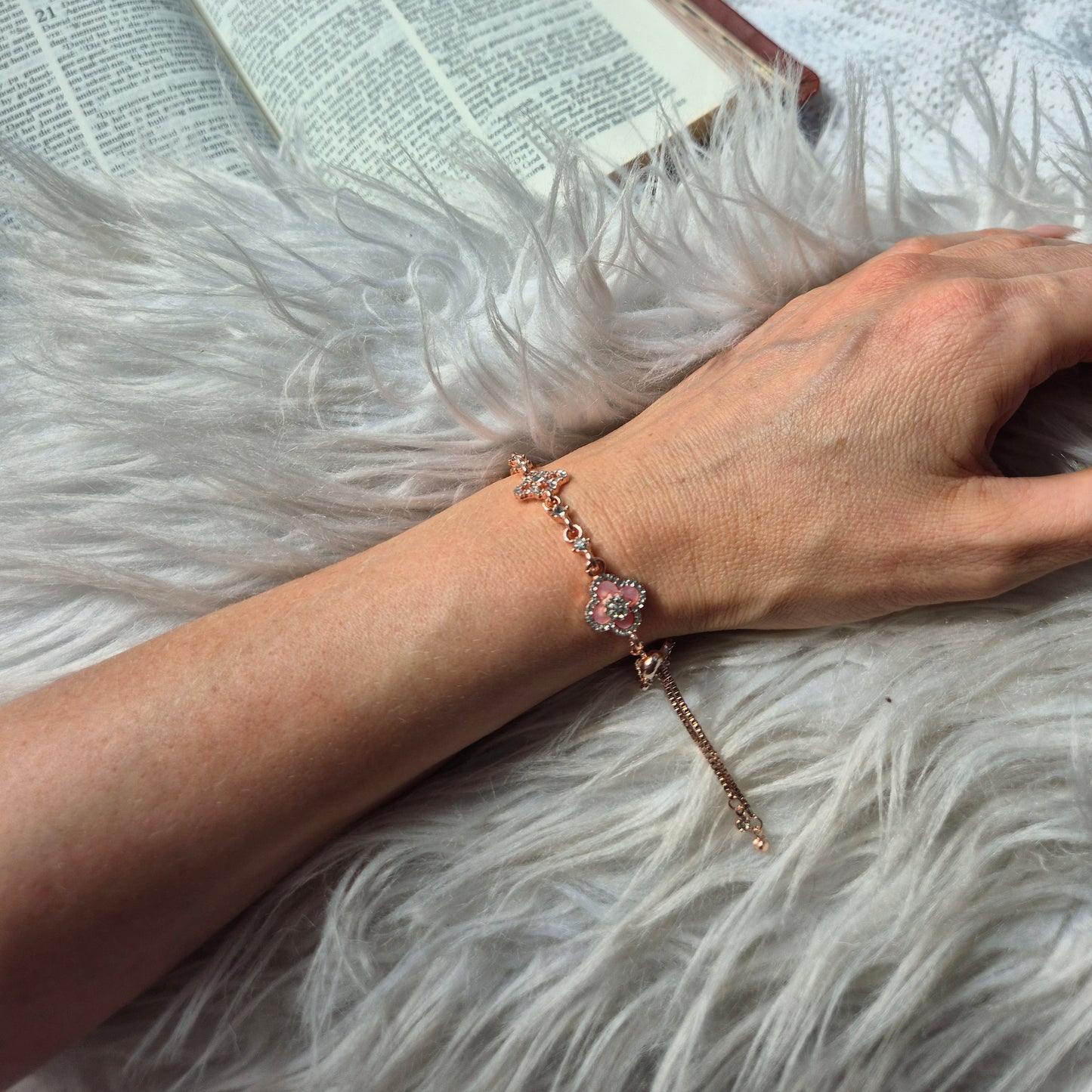 Rosélia Charm Bracelet (Pink)